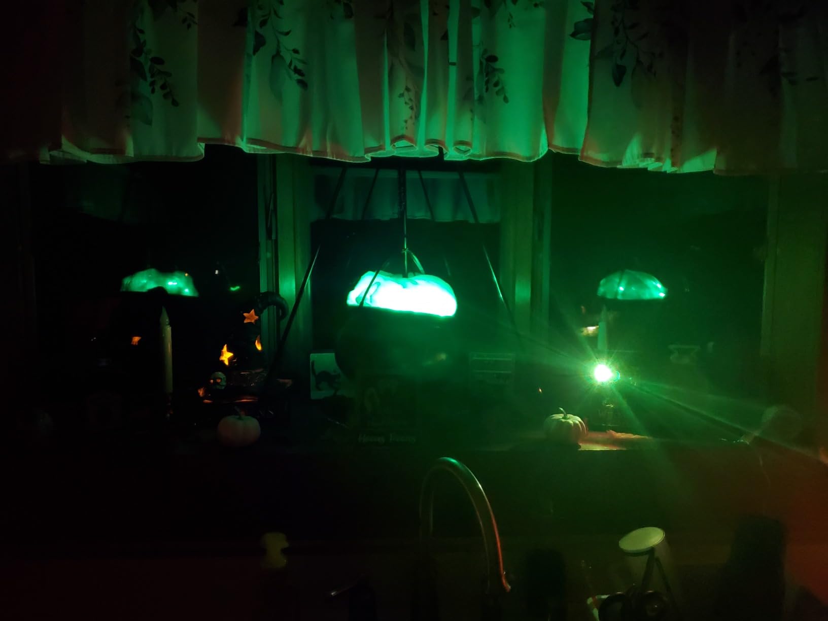 Weather-Resistant Smart Witch&rsquo;s Cauldron