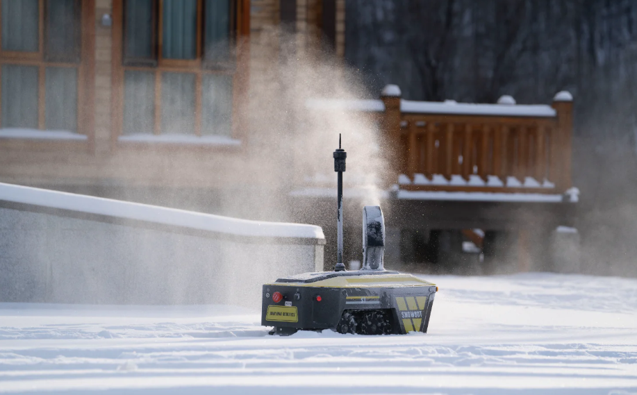 Snowbot S1 in action- 2021