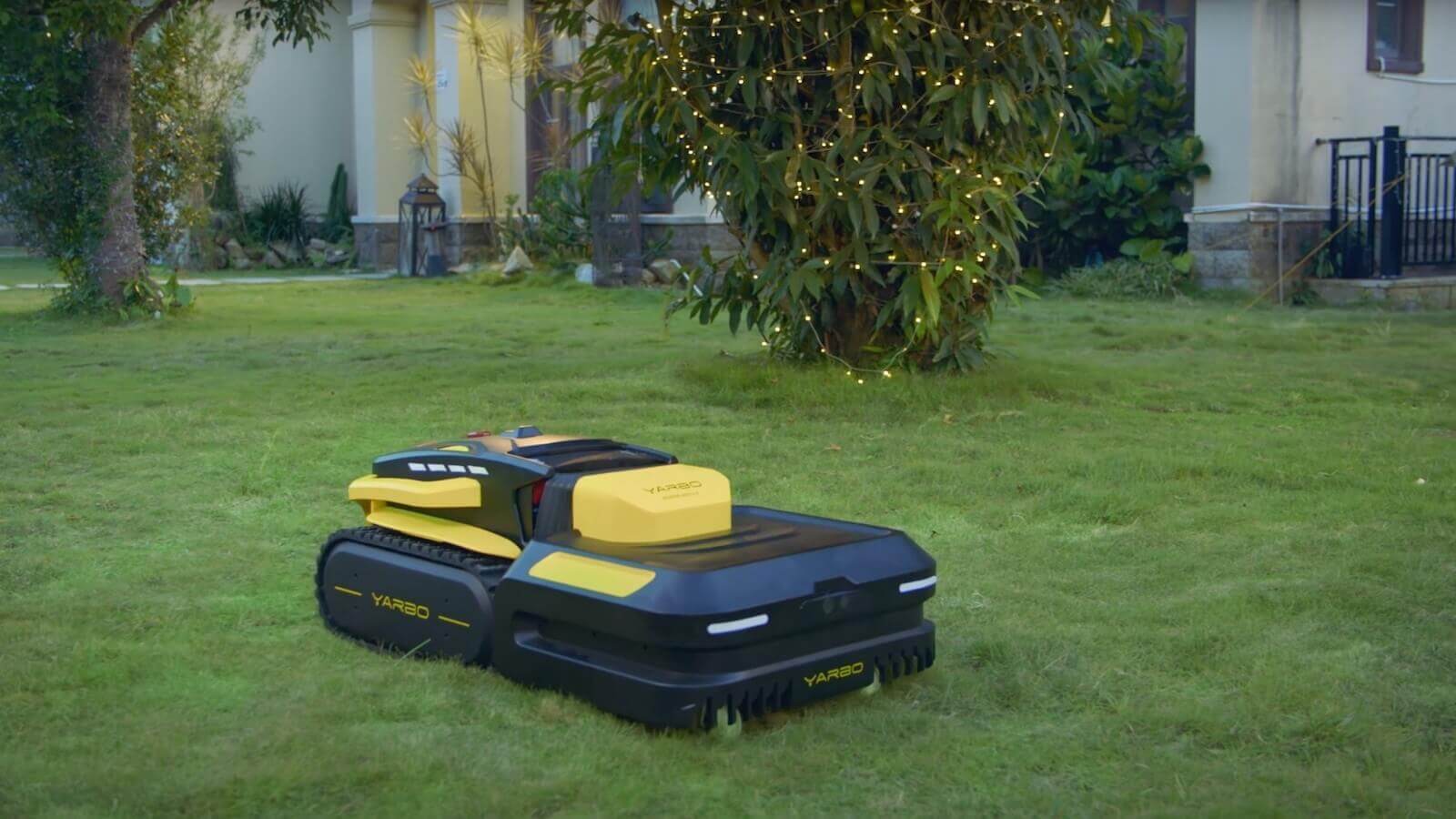 How do robot lawn mowers work