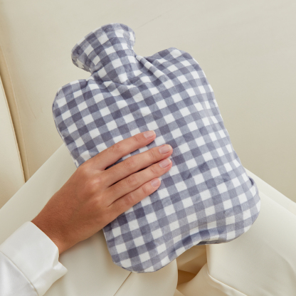 Hot Water Bottle with Cover, 2L Hot Water Bag for Hot and Cold Compress, Hand Feet Warmer, Ideal for Menstrual Cramps, Neck and Shoulder