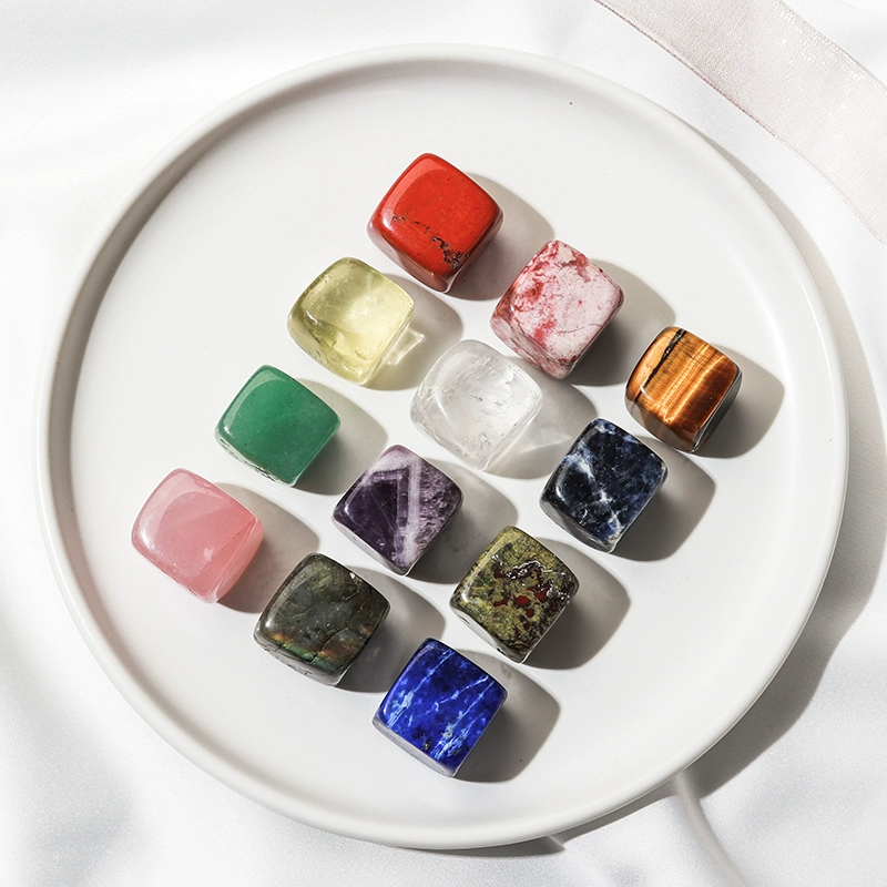 Dungeons & Dragons Crystal Gem Pyramid D6