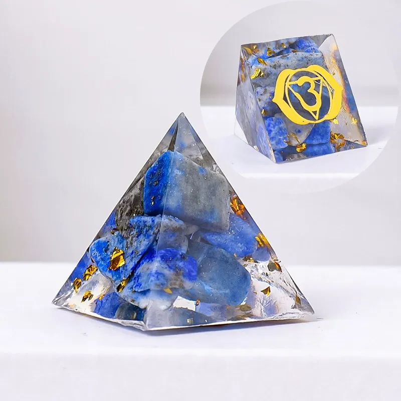 Dungeons & Dragons Crystal Gem Pyramid D4