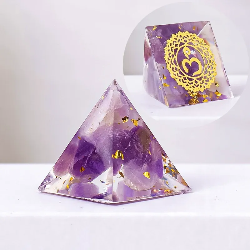 Dungeons & Dragons Crystal Gem Pyramid D4