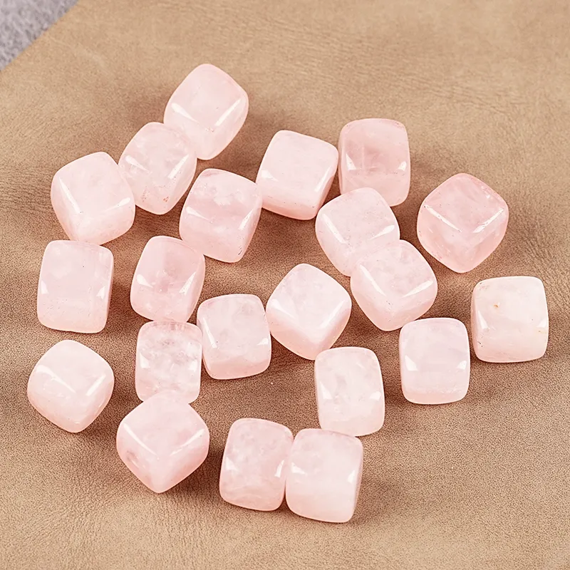 Dungeons & Dragons Crystal Gem Pyramid D6