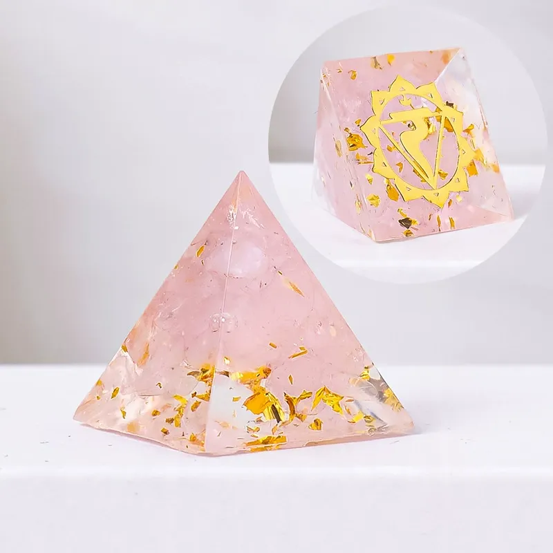 Dungeons & Dragons Crystal Gem Pyramid D4