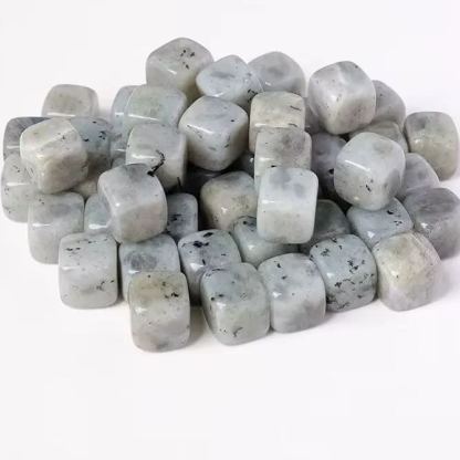 Dungeons & Dragons Crystal Gem Pyramid D6