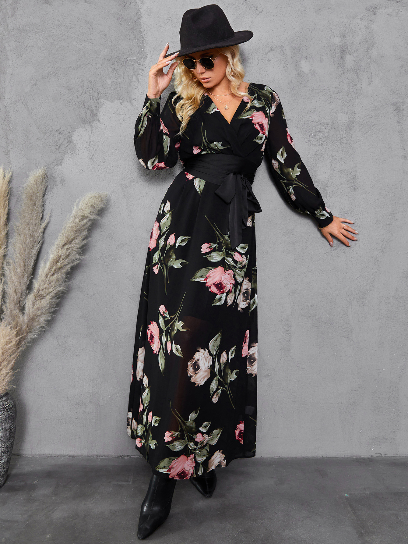 Black Floral V-Neck Tie Waist Long Sleeve Maxi Dress W-33416