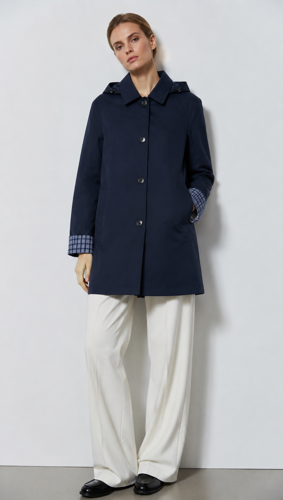 Elegant Navy Single-Breasted Coat with Plaid Accent WC-001