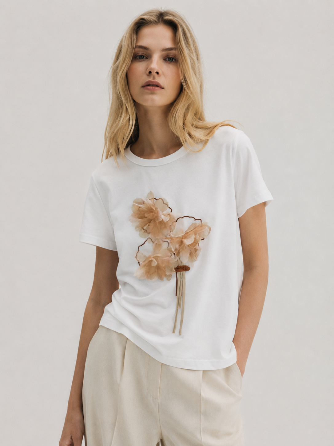 Women’s 3D Floral Applique Short Sleeve Tee M-42129-1