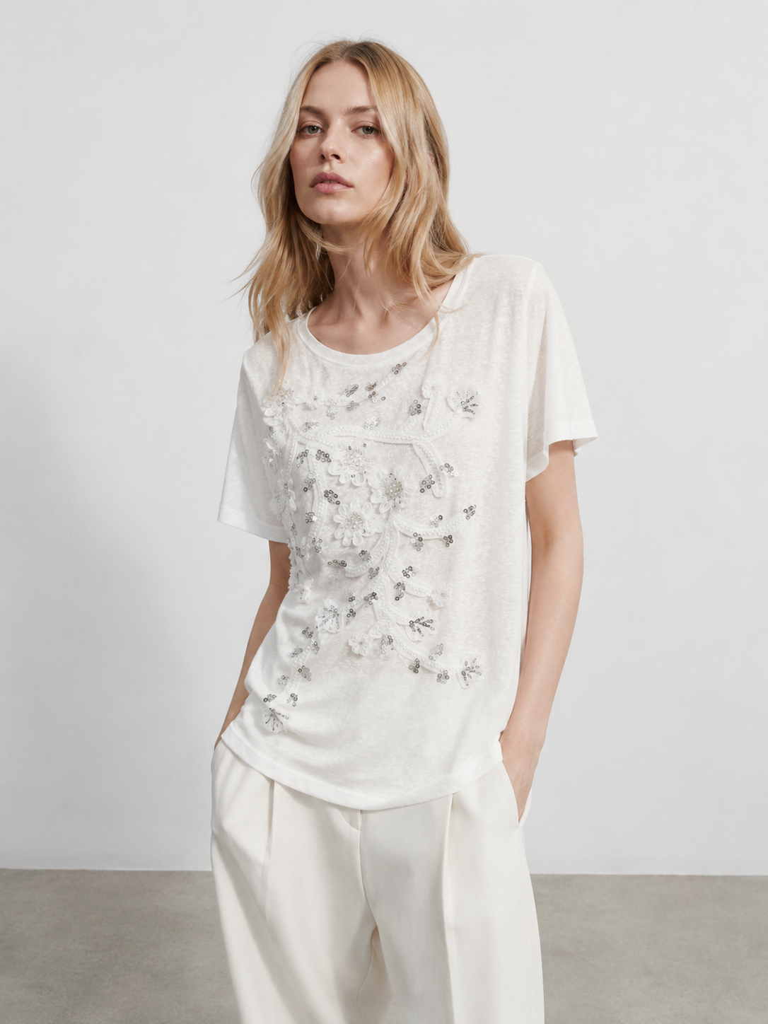 Heavy Sequin 3D Flower Embellished White Slub Tee for Ladies M-42284