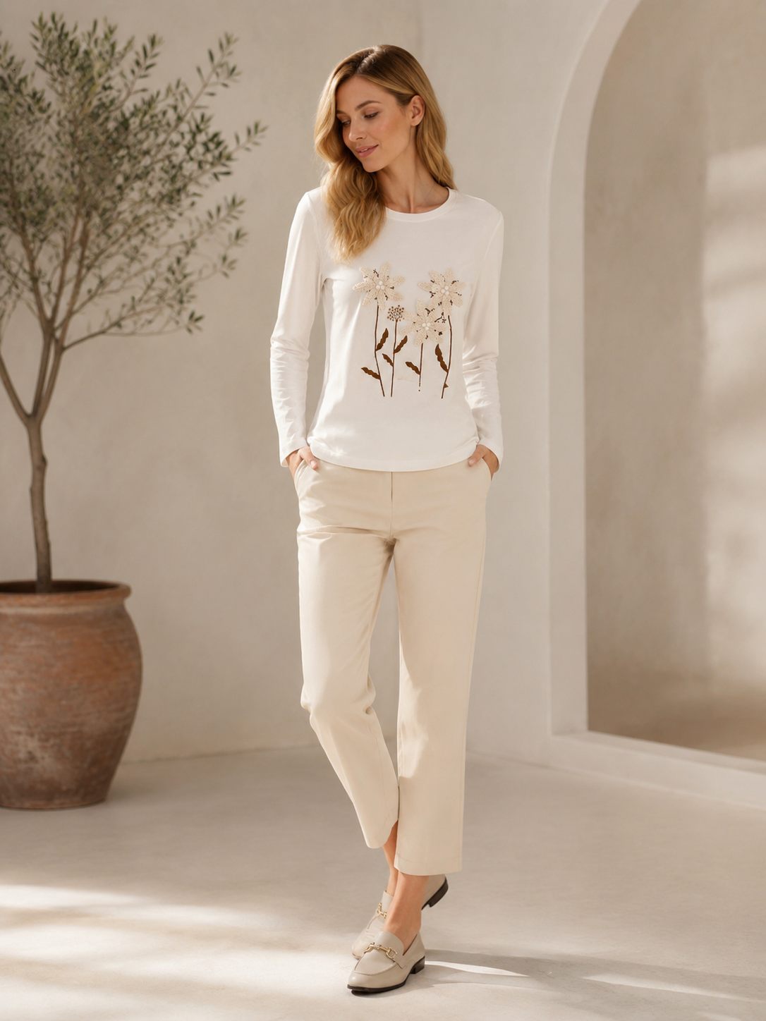 Women’s 3D Floral Pearl Detail Long Sleeve Tee M-43254-1