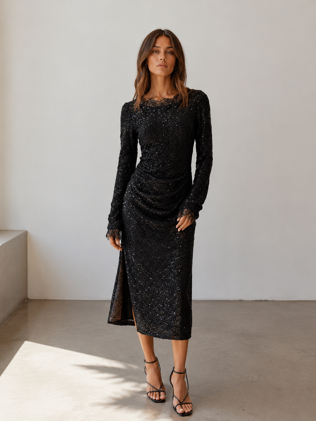Women's Black Long-Sleeve Lace Shift Dress L-40445