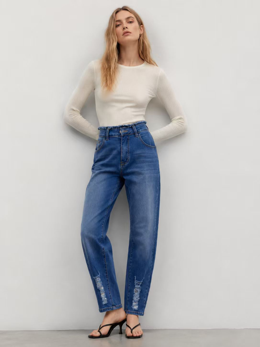 Mid-Wash Ripped Knee Frayed Waist Denim Jeans ZY6050
