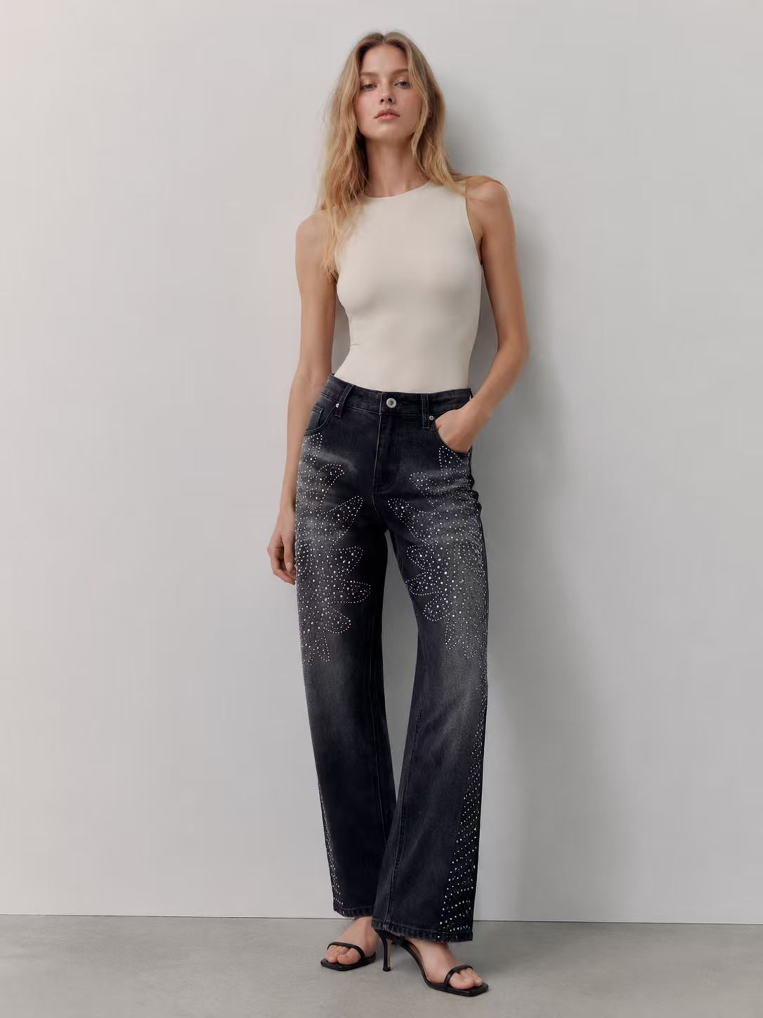 Hot Fix Rhinestone Pattern Washed Black Straight Jeans for Women ZY6067