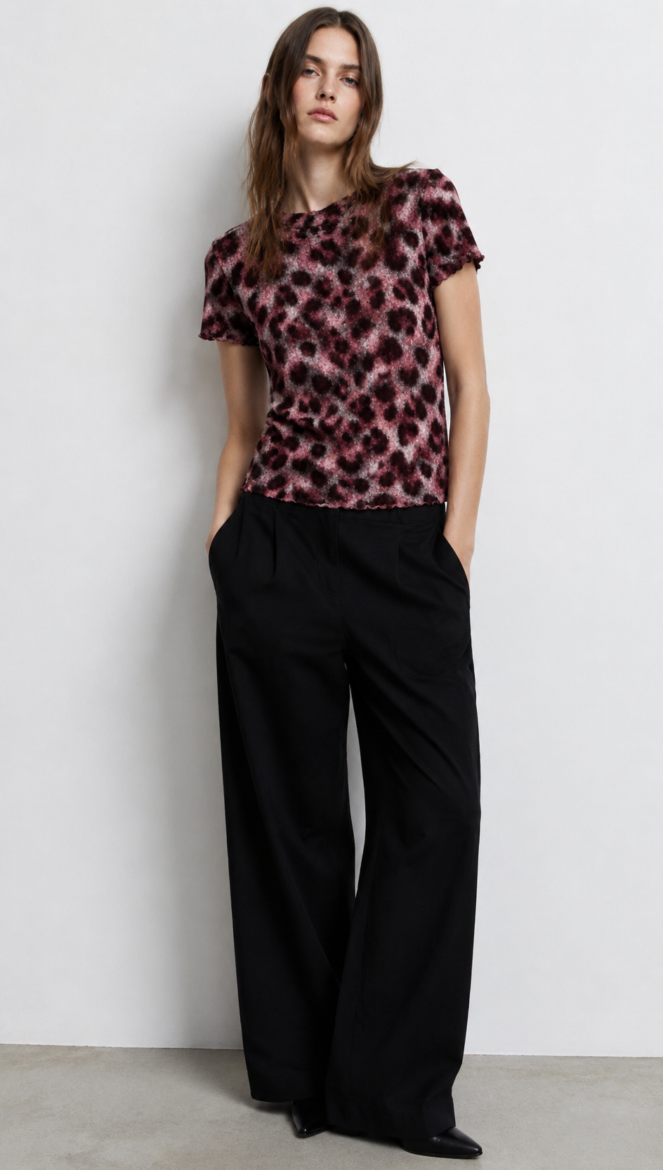 Leopard Print Fitted Top – Soft Stretch Crew Neck Short Sleeve Trendy Women’s T-Shirt AN-121003