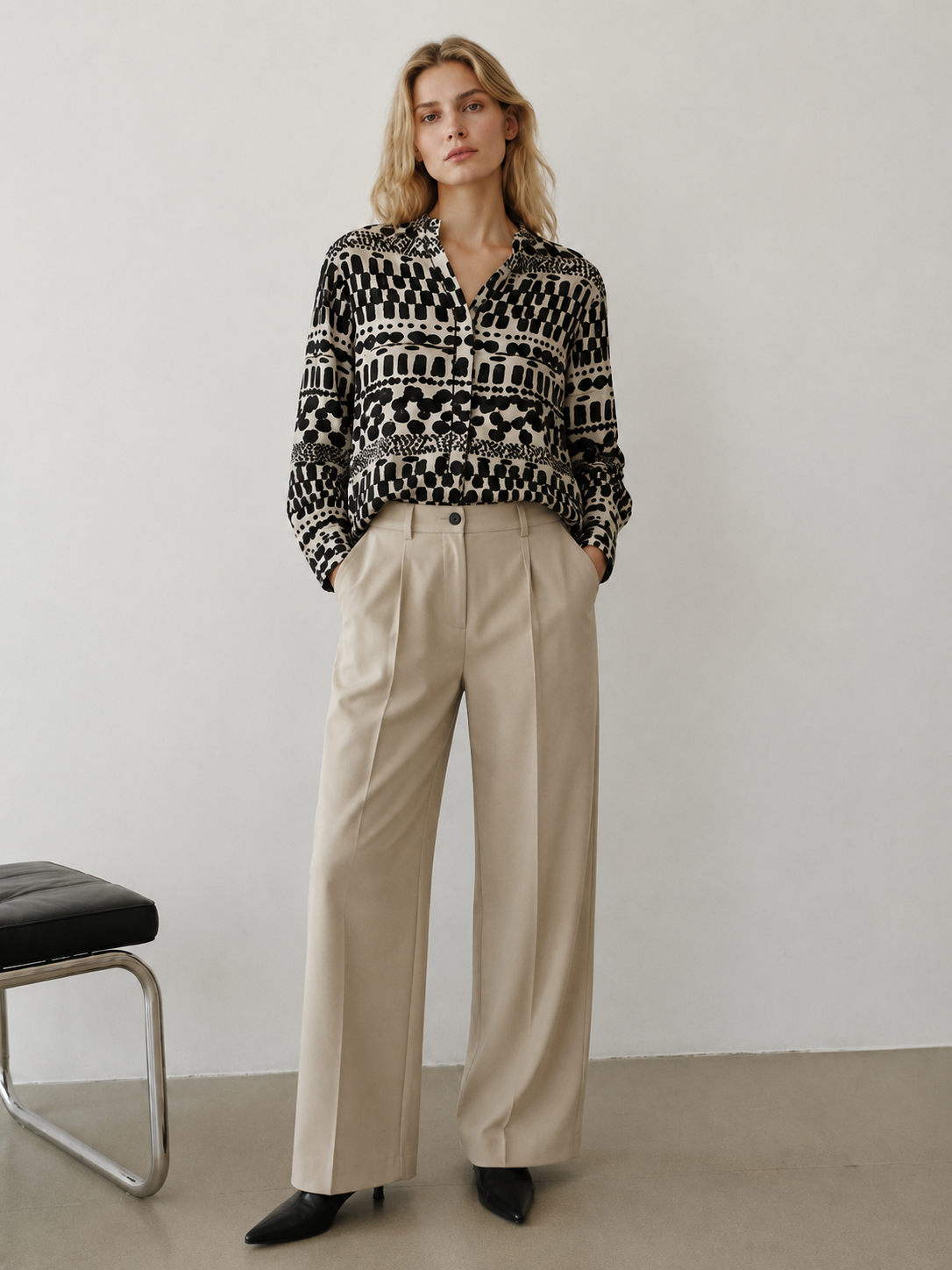 Wholesale Casual V-Neck Geometric Print Oversized Long Sleeve Women's Top A-41739