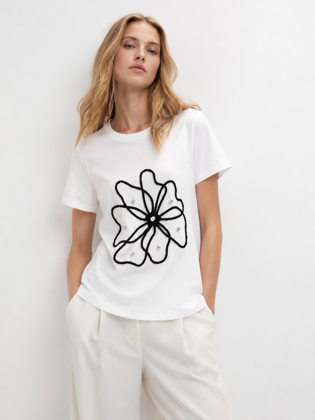 Women's Rhinestone Abstract Flower Patch Cotton T-Shirt Casual Summer Top M-42129-21