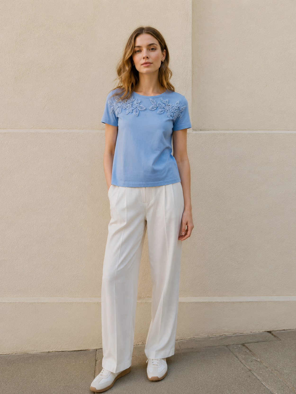 Women’s Pearl Beaded Floral Applique Short Sleeve T‑Shirt AN-750002
