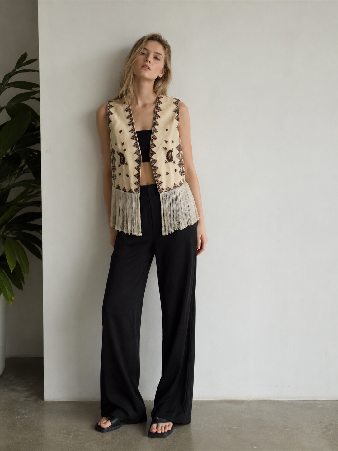 Boho Beige Fringe Vest - Paisley Embellished Sleeveless Outerwear for Vacation  MAN-980011