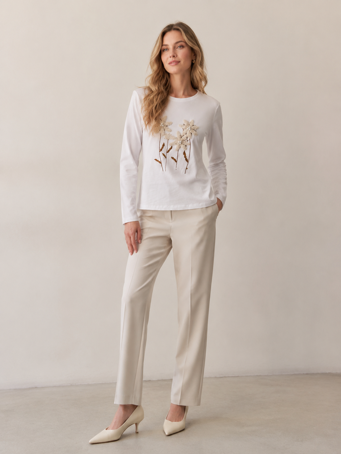 Women’s 3D Floral Pearl Detail Long Sleeve Tee M-43254-1