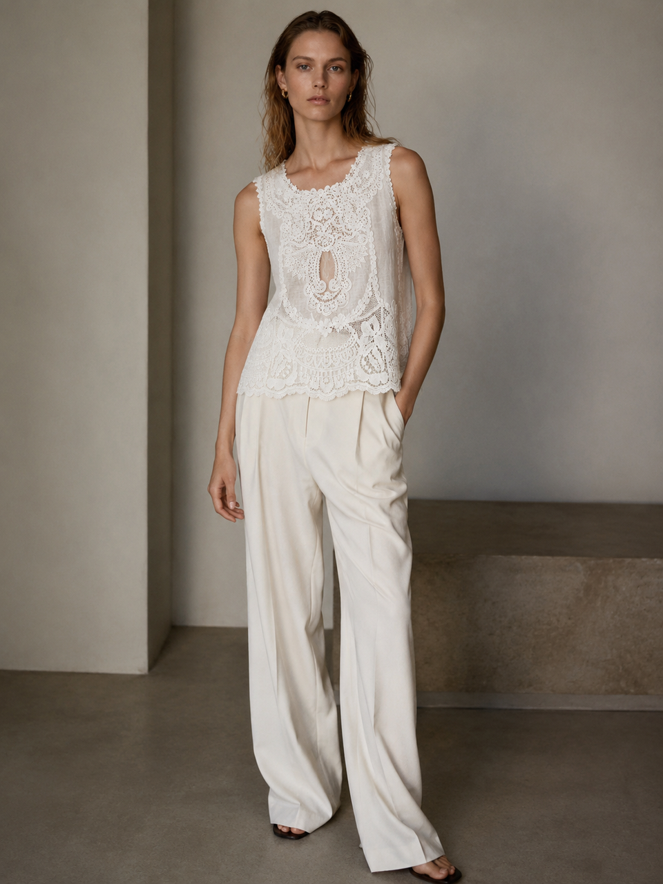Vintage Heavy‑Duty Cut‑Out Lace Waistcoat W-43525