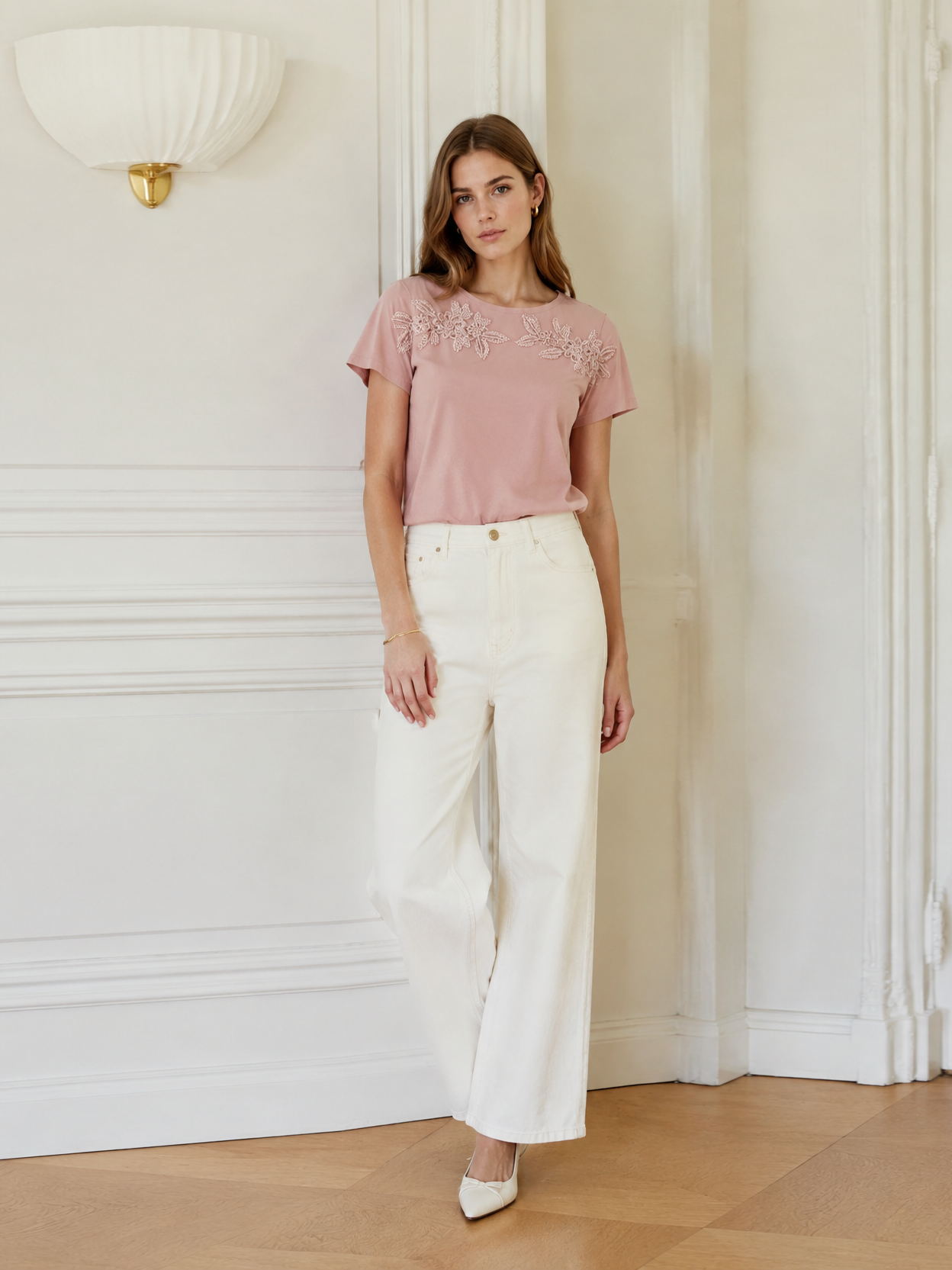 Women’s Pearl Beaded Floral Applique Short Sleeve T‑Shirt AN-750002
