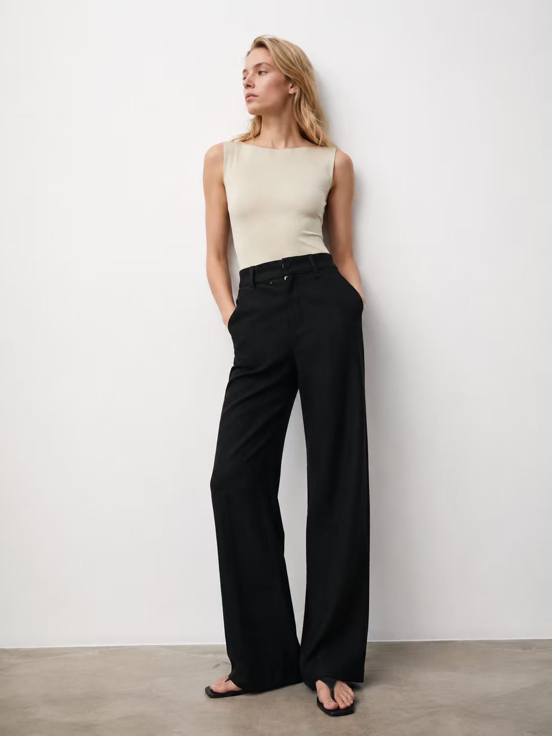 Solid Black Straight Leg Jeans for Women High-Rise Versatile Casual Denim Trousers ZY5061