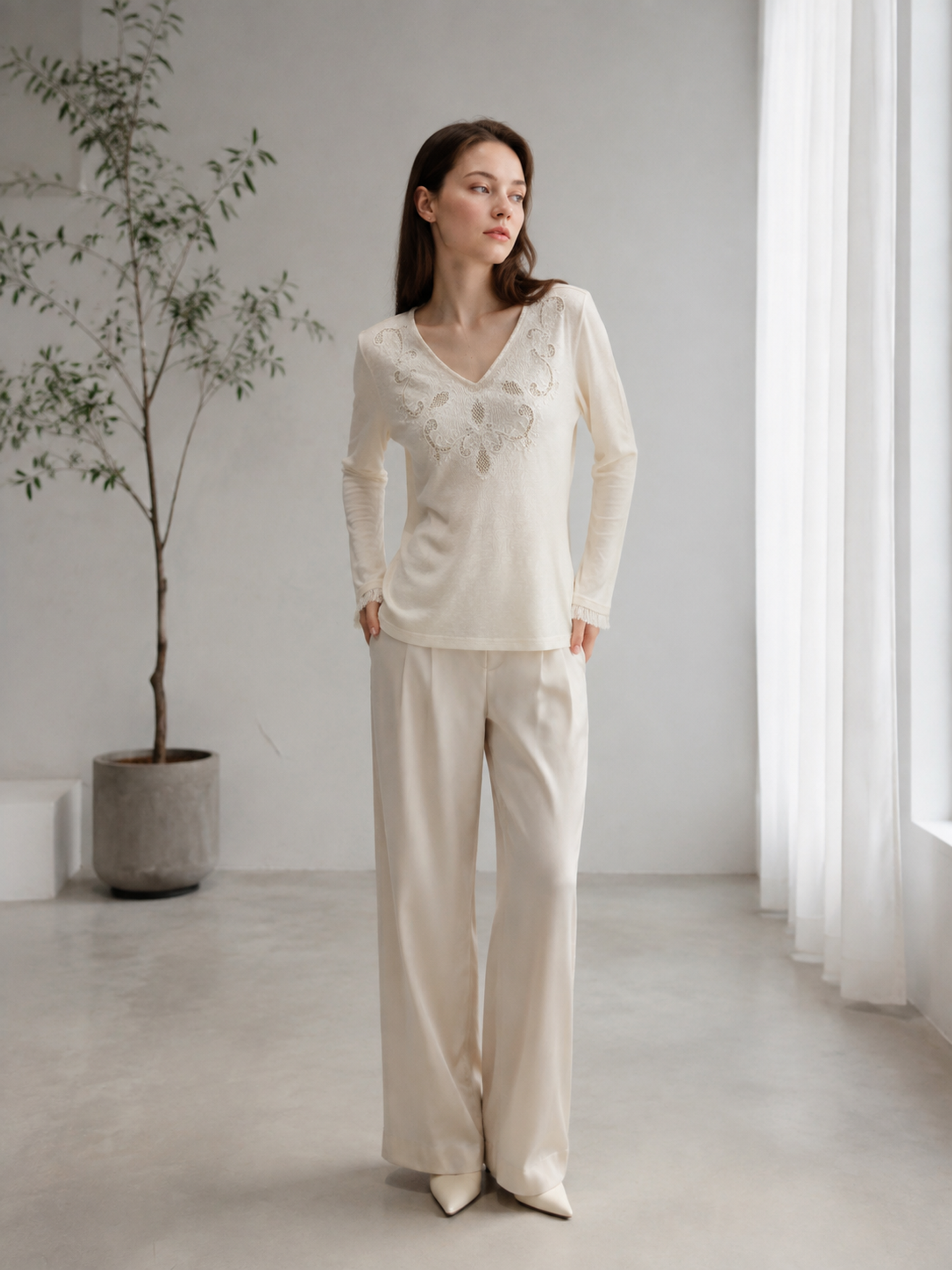 Cream V‑Neck Long‑Sleeve Top, Vintage Floral Cut‑Out Embroidery With Fringe Cuffs W-43019