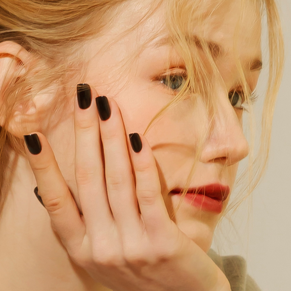 Jet Black (Regular Square)