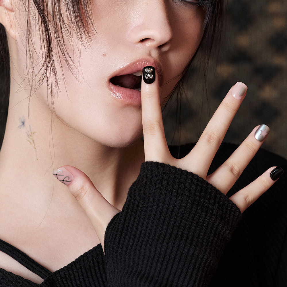 Grunge Bear (Short Square)