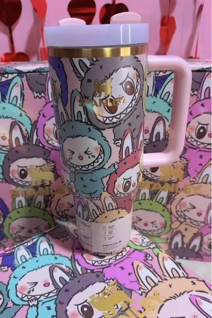 Tazza da viaggio Astryra® Labubu Limited Edition da 40 oz