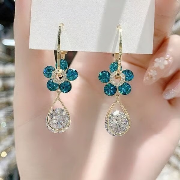 💥Super promozione ora!!!!!!🔥Orecchini di cristallo con fiori alla moda