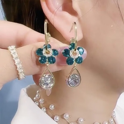 💥Super promozione ora!!!!!!🔥Orecchini di cristallo con fiori alla moda