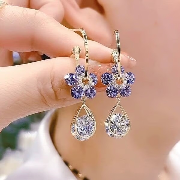 💥Super promozione ora!!!!!!🔥Orecchini di cristallo con fiori alla moda