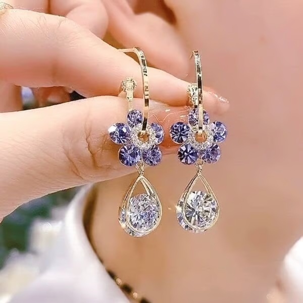 💥Super promozione ora!!!!!!🔥Orecchini di cristallo con fiori alla moda