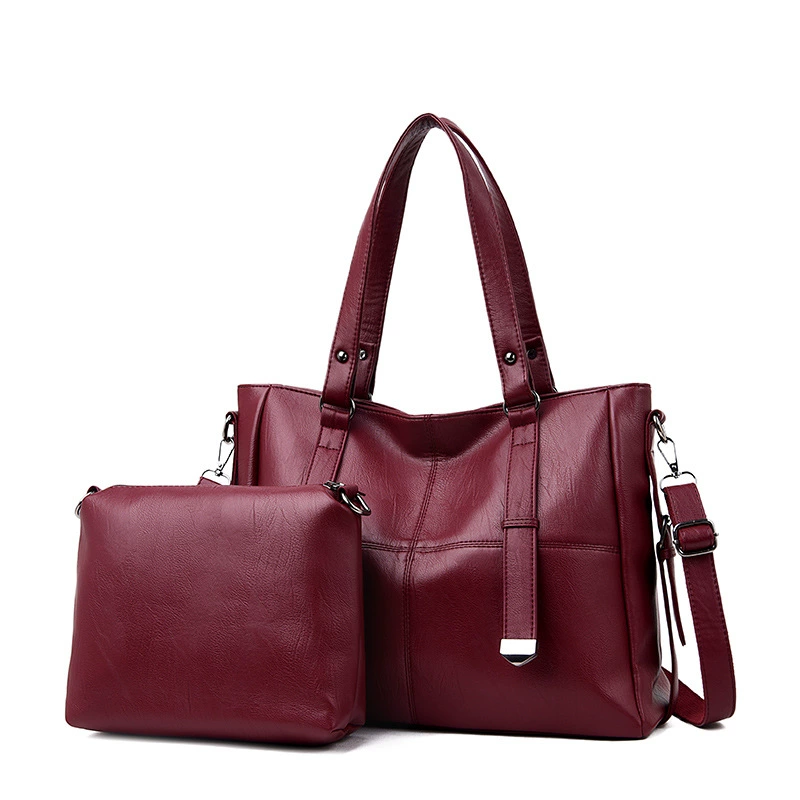 Una spaziosa borsa da donna in morbida ecopelle + una pochette in regalo!