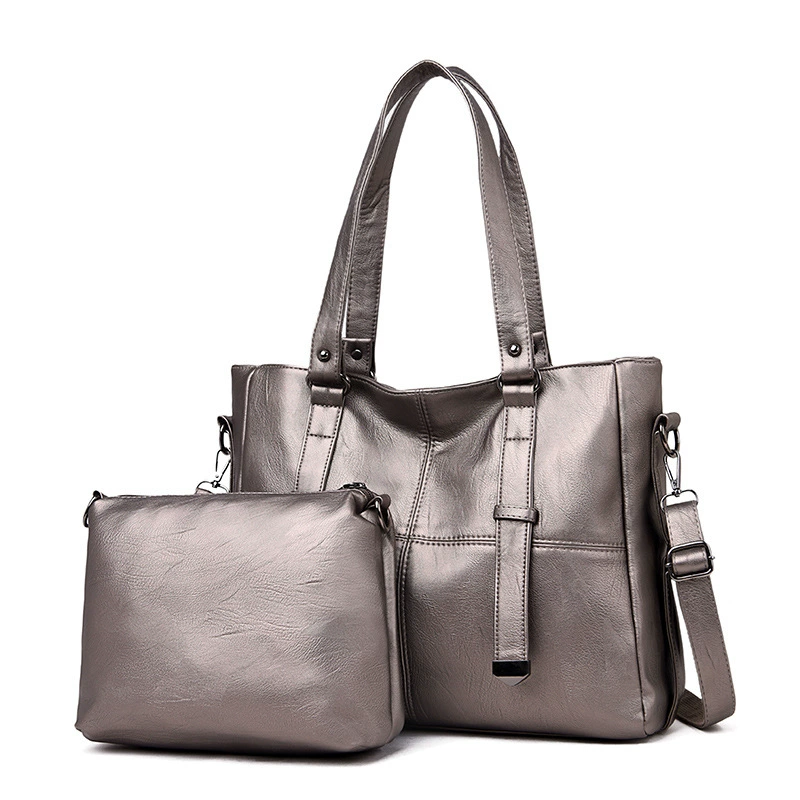Una spaziosa borsa da donna in morbida ecopelle + una pochette in regalo!
