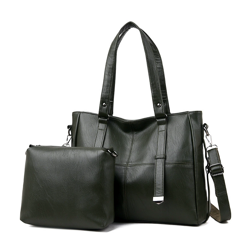 Una spaziosa borsa da donna in morbida ecopelle + una pochette in regalo!
