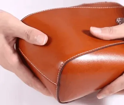 ❄️Promozione a tempo limitato - 49% DI SCONTO - 👜Borsa a tracolla versatile retrò in morbida pelle