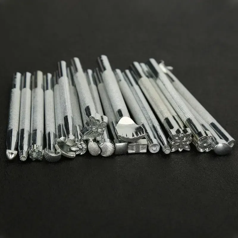 【20 pezzi】Set di utensili per la lavorazione della pelle e punzone per timbri in pelle. Strumenti per la lavorazione della pelle in metallo