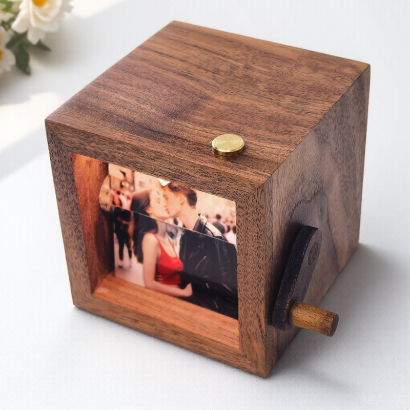 Custom Photo Flipbook Hand Cranked Mechanical Personalized Walnut Box with Light-larkway tradelink