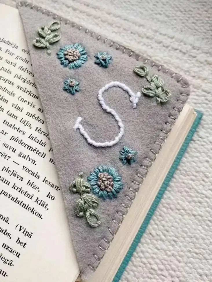 Personalized Embroidered Book Triangle Felt Corner Bookmark Custom One Letter Four Seasons Styles-larkway tradelink