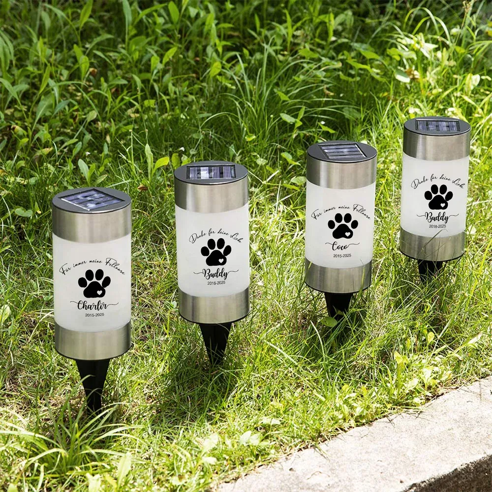 Personalisiertes Hund Katze Pfotenabdruck Wasserdichtes Solar Gartenlicht mit Namen Text Jahr Garten Deko Andenken Geschenk für Haustiertrauernde