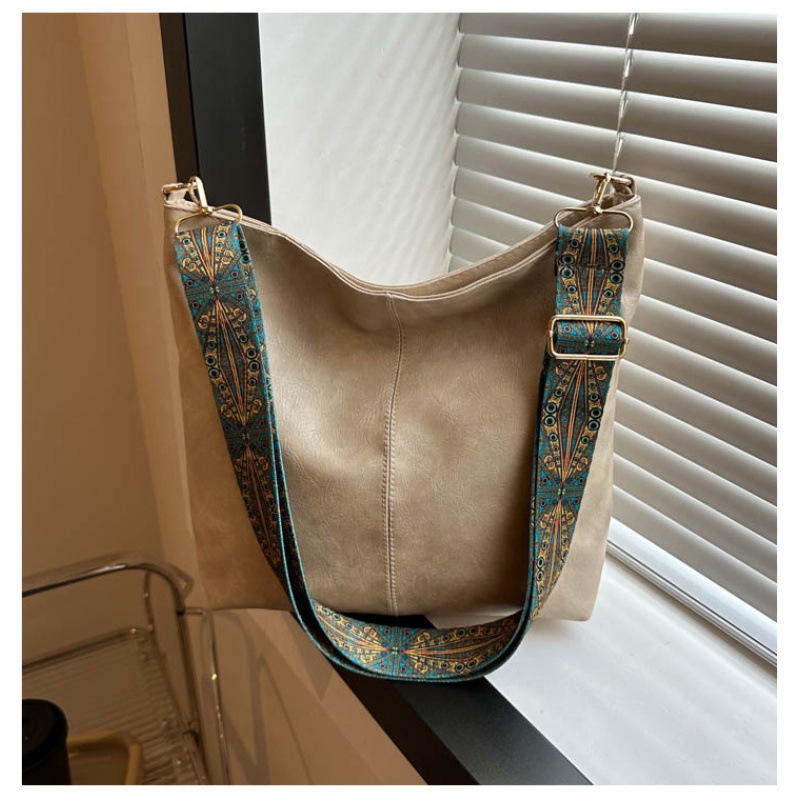 Women's Calfskin Leather Shoulder Bag