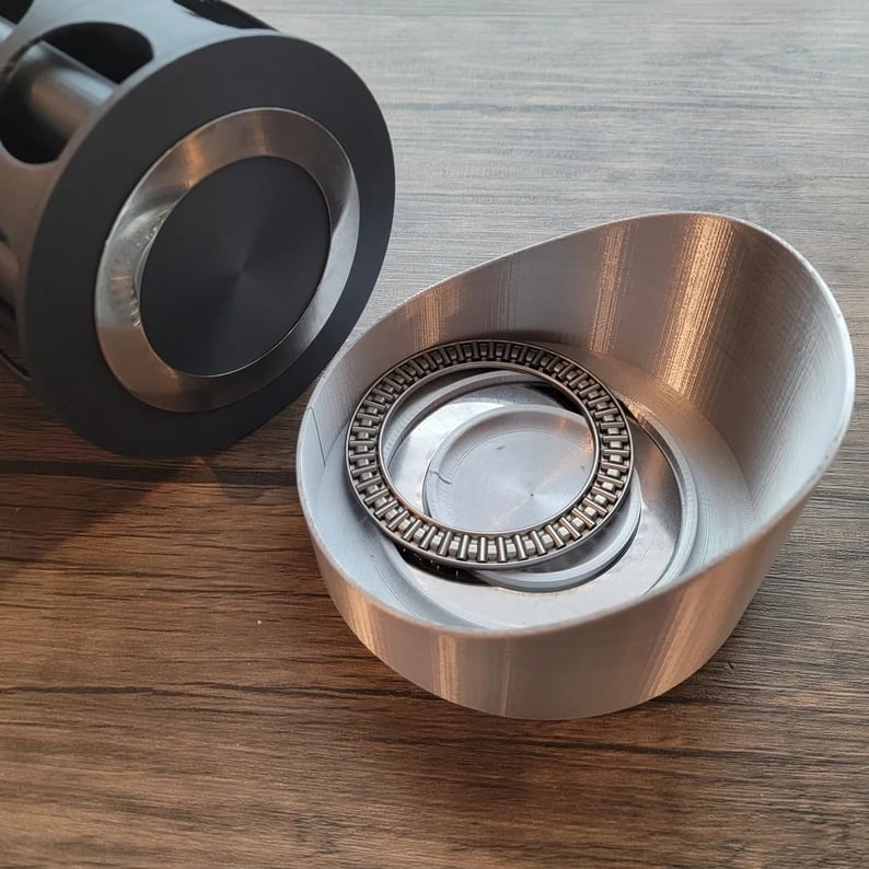 🎁2024 New Year Hot Sale🎁A-10C GAU-8 BRRRTTT Inspiration Pencil Holder Spinner