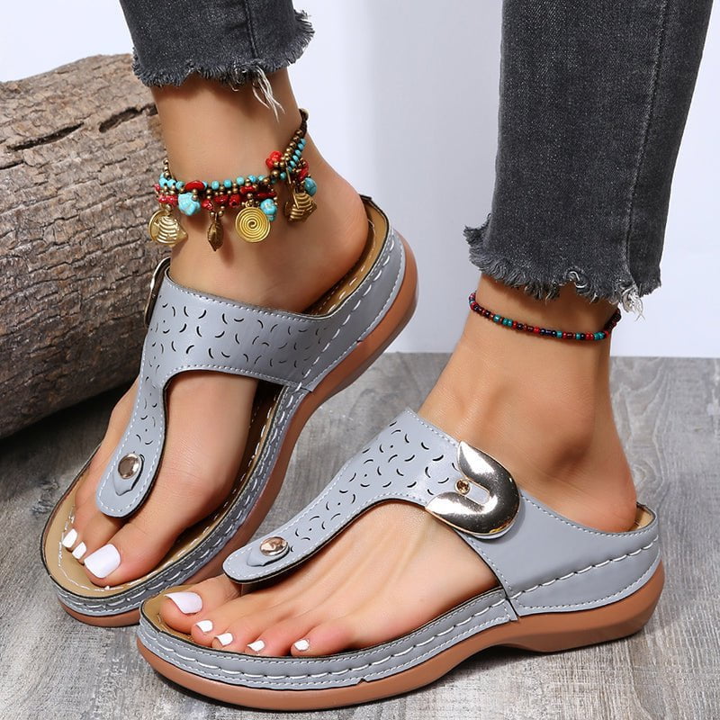 2024 Summer New Women Metal Decor Feature Pattern Wedge Flip Flop Sandals