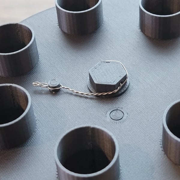 🎁2024 New Year Hot Sale🎁A-10C GAU-8 BRRRTTT Inspiration Pencil Holder Spinner