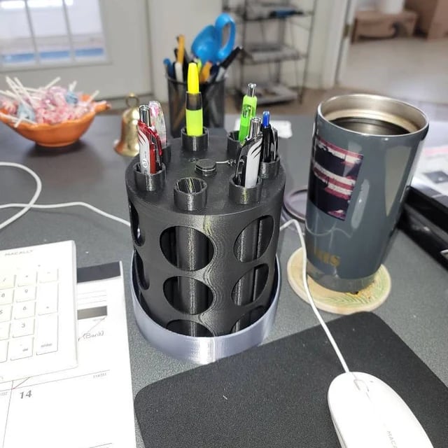 🎁2024 New Year Hot Sale🎁A-10C GAU-8 BRRRTTT Inspiration Pencil Holder Spinner