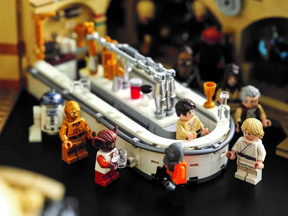 Mos Eisley Cantina