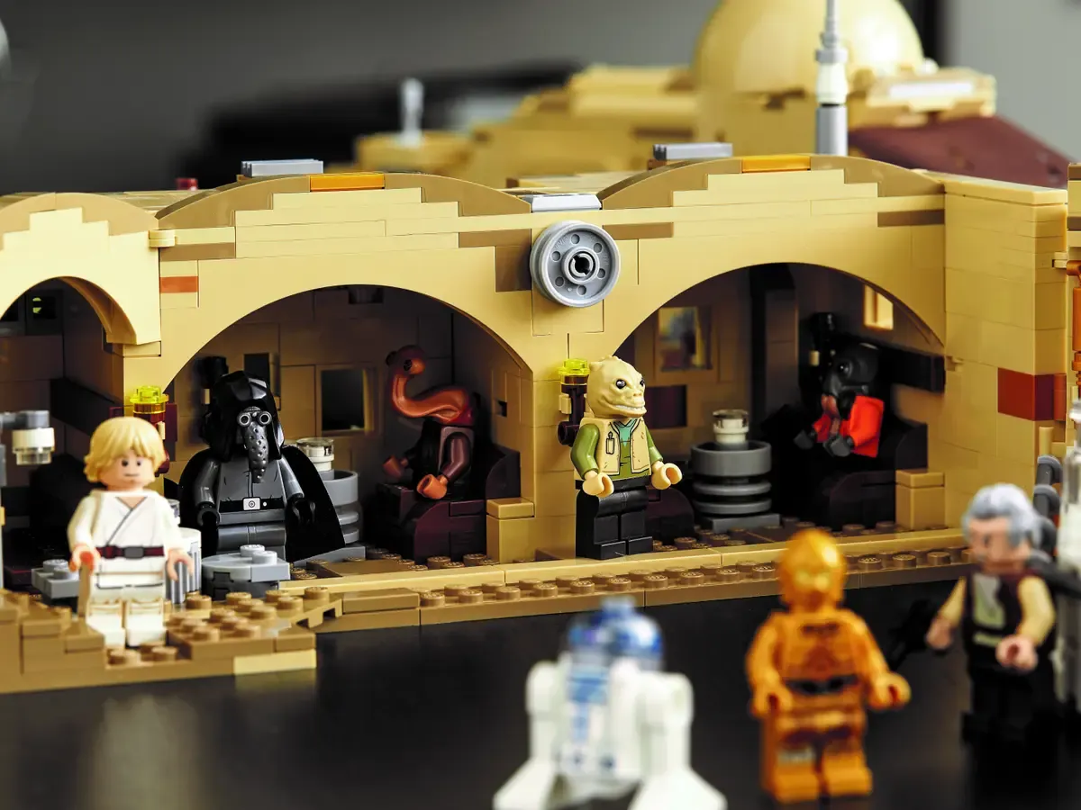 Mos Eisley Cantina